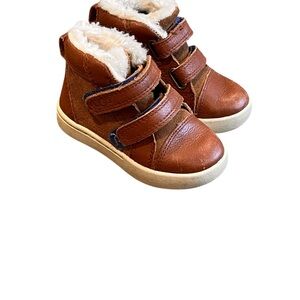 UGG Tan Toddler Boots with Velcro Straps, Size 6